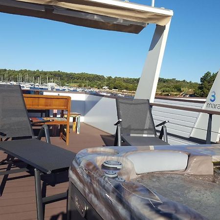 House Boat - Floating House Sofia Otel Pula Dış mekan fotoğraf