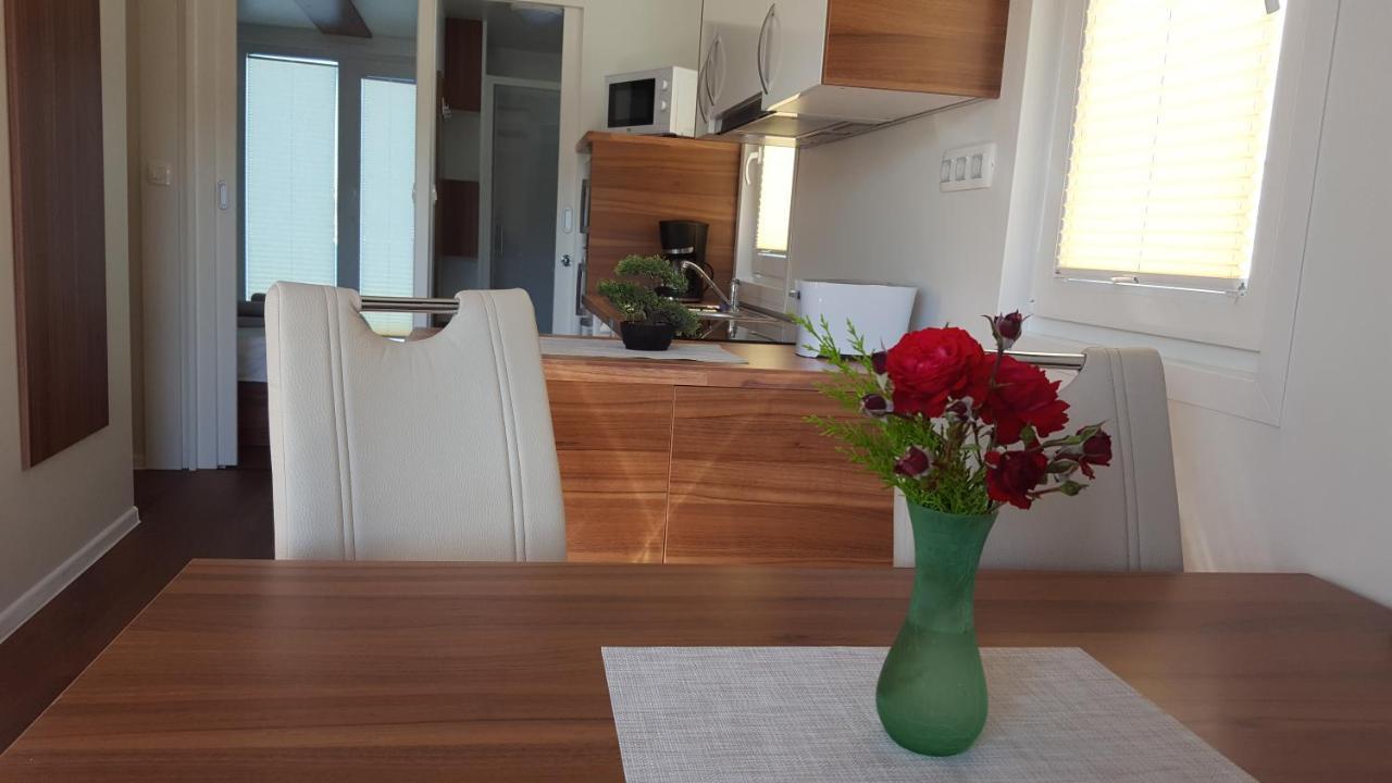 House Boat - Floating House Sofia Otel Pula Dış mekan fotoğraf