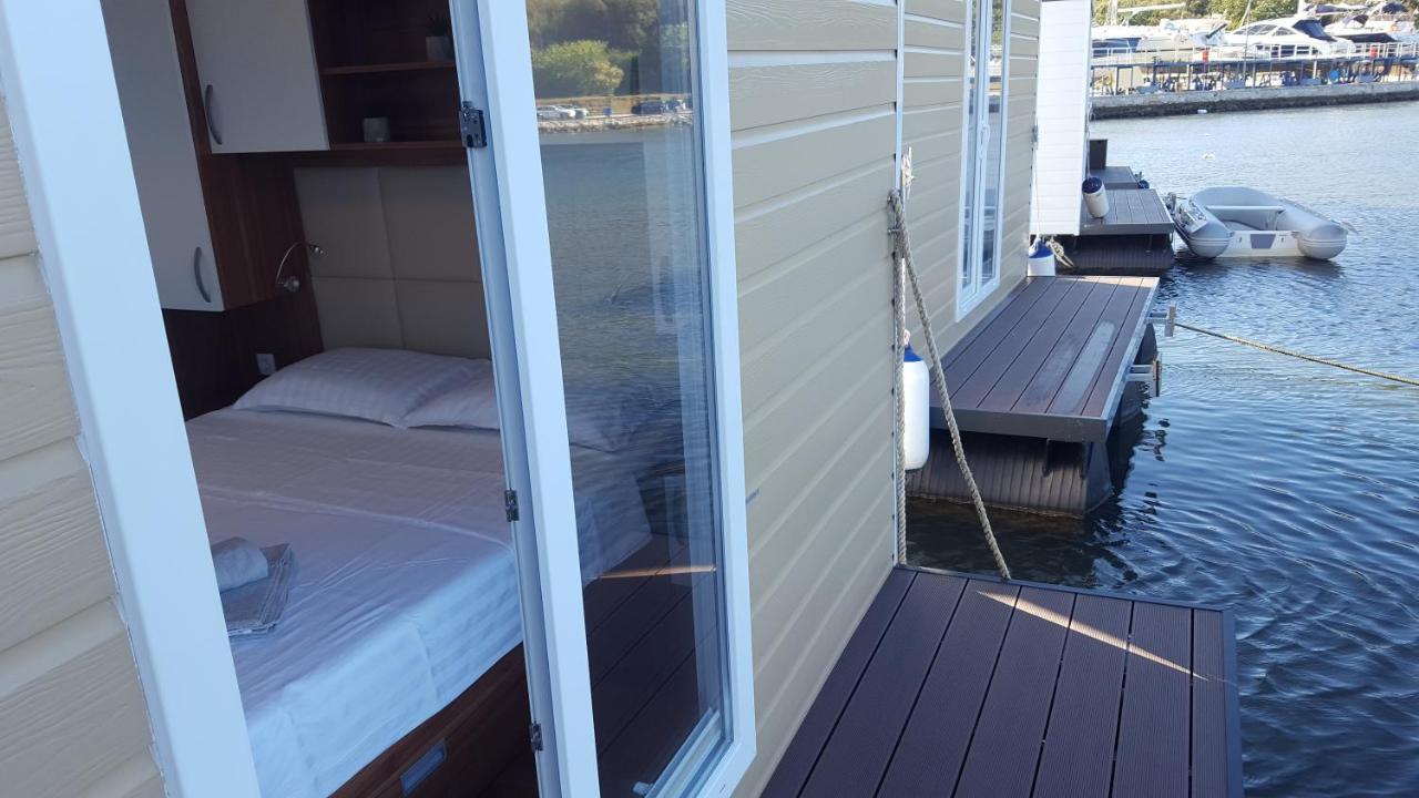 House Boat - Floating House Sofia Otel Pula Dış mekan fotoğraf