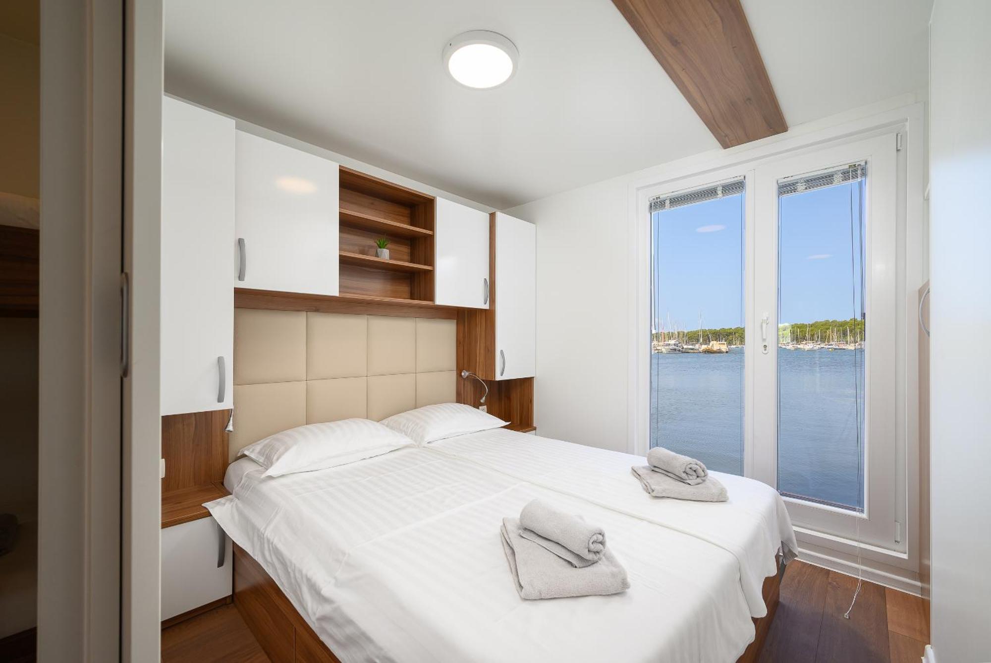 House Boat - Floating House Sofia Otel Pula Dış mekan fotoğraf